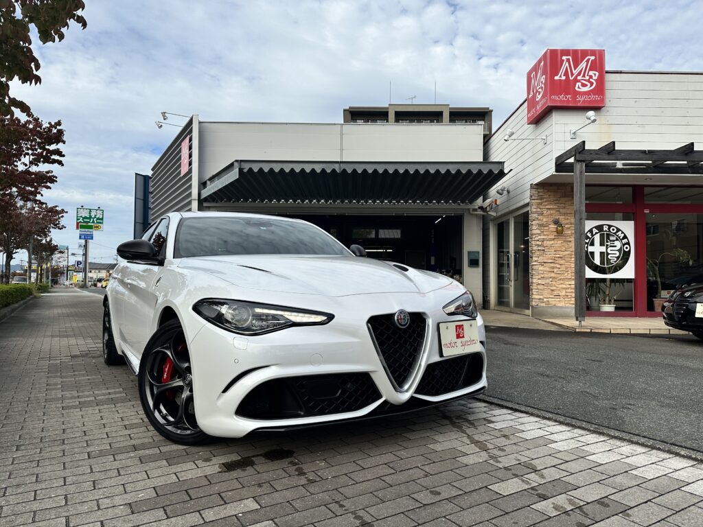 Alfa Romeo　ジュリア　クアドリフォリオ